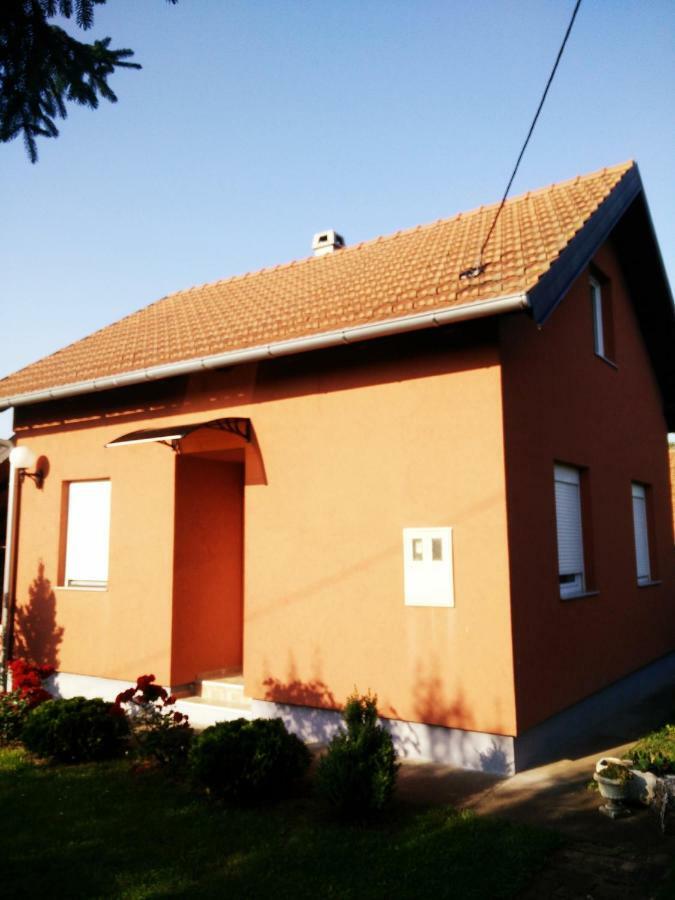 Kuca Za Odmor Mirni Kutak Vukovar Bagian luar foto